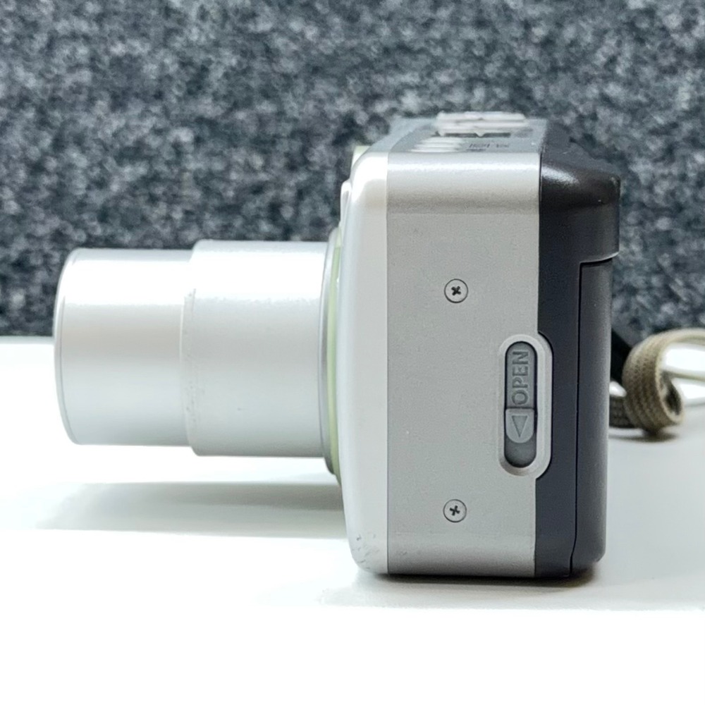 Canon Sure Shot 90u Date 35mm Film Camera 38-90mm Zoom Lens Silver with Case - Picture 3 of 9